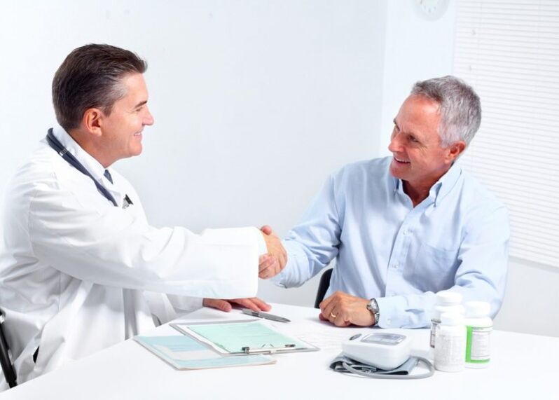 consulta com um médico sobre métodos de aumento do pênis